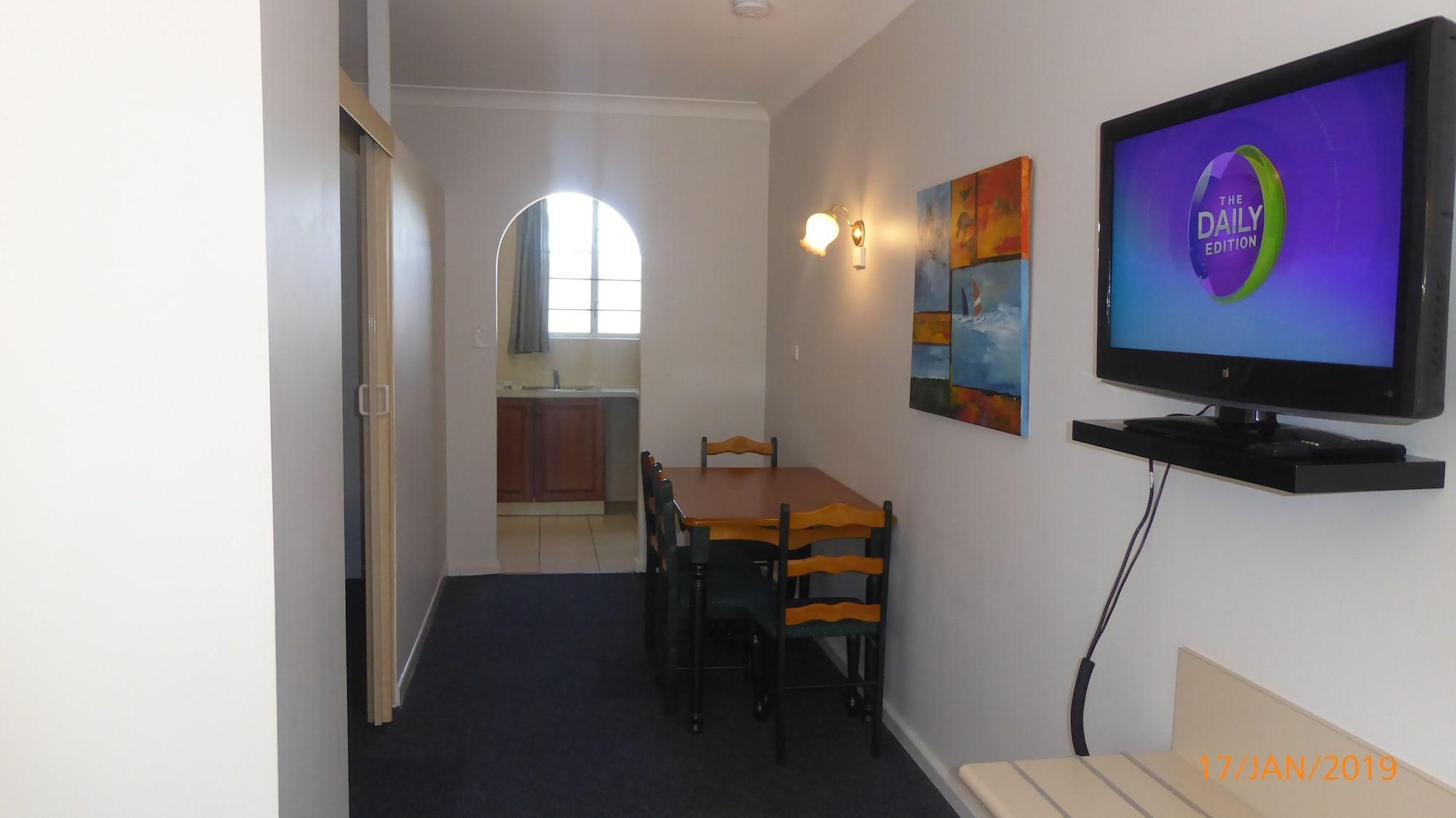 Tower Court Motel - Adults Only Haven Херви-Бэй Экстерьер фото