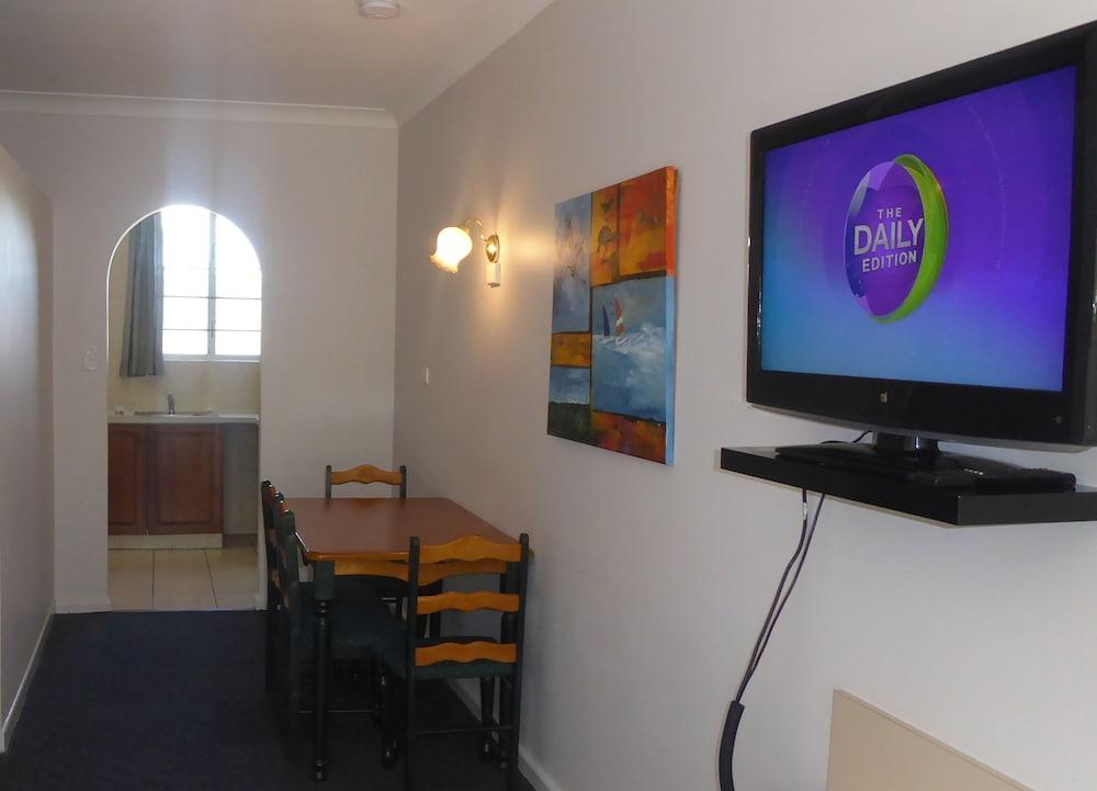 Tower Court Motel - Adults Only Haven Херви-Бэй Экстерьер фото